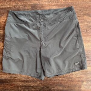 LL Bean Shorts Womens 14 Gray Pockets Hiking Outdoor Casual Ladies